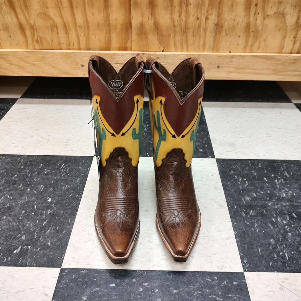 Style # : NL1903 
Nocona ladies fashion toe
